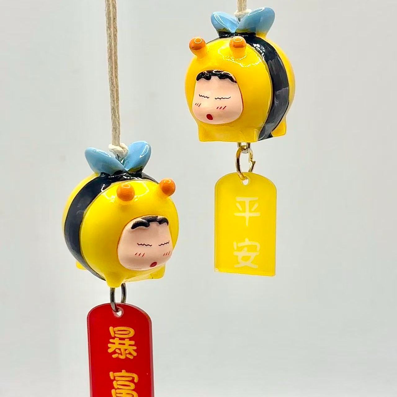 Figurka Crayon Shin-chan Bee C – Car Accessories For Inside recenzja i cena